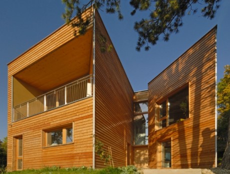 <strong>Maison en bois en Autriche<span><b>Architecture</span></strong><i>→</i>